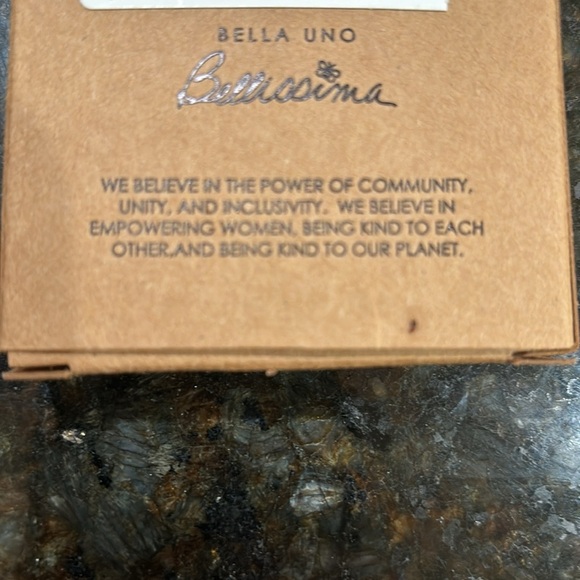 ⭐️NWT Necklace “B” - Picture 3 of 4